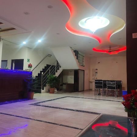 Hotel Kb Square Near Chandigarh Railway Station Екстериор снимка