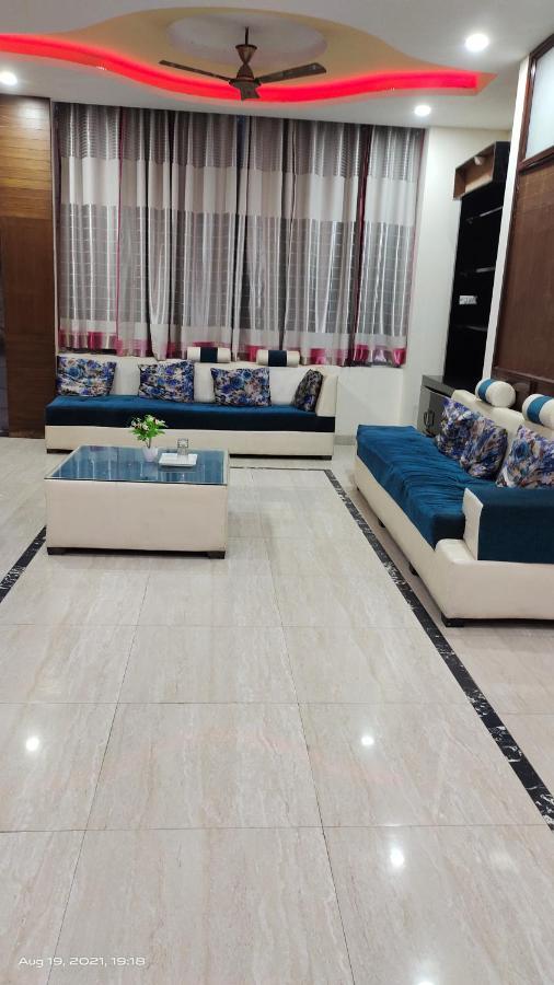 Hotel Kb Square Near Chandigarh Railway Station Екстериор снимка