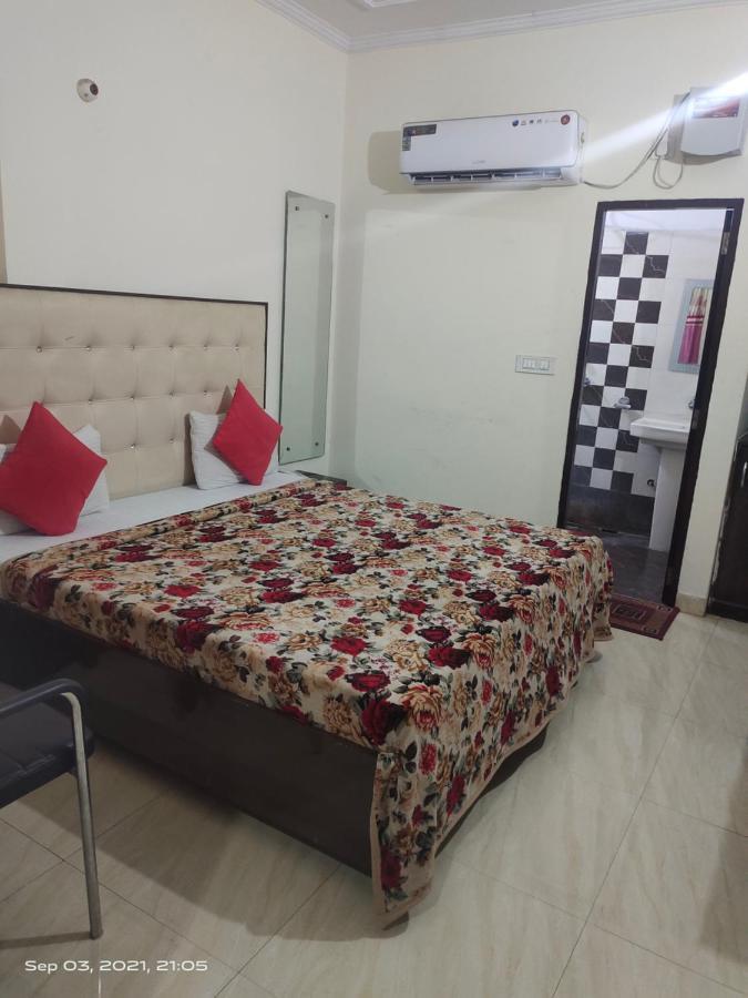 Hotel Kb Square Near Chandigarh Railway Station Екстериор снимка
