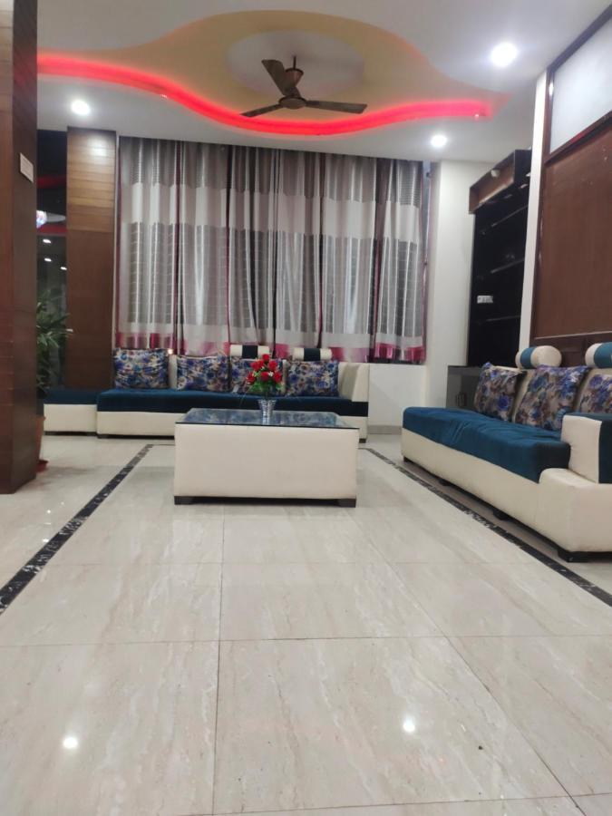 Hotel Kb Square Near Chandigarh Railway Station Екстериор снимка