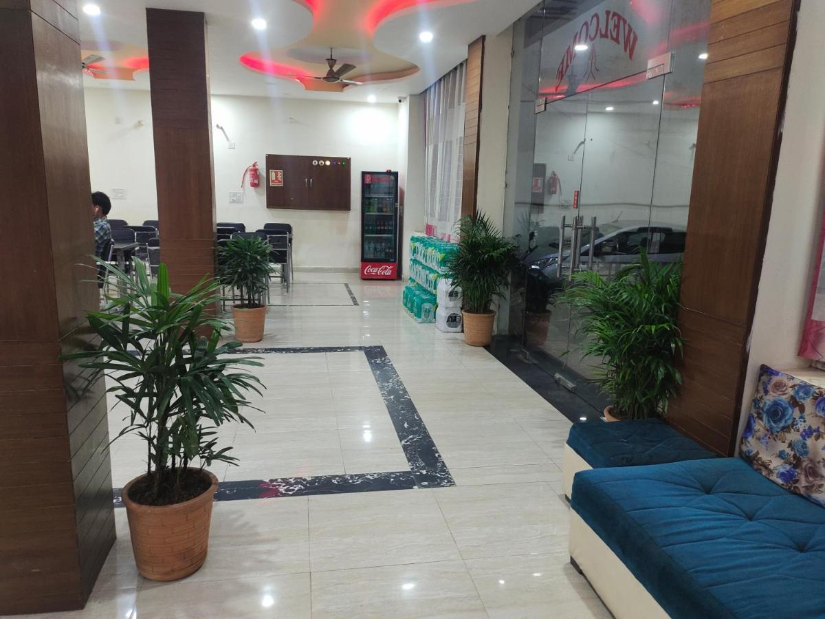 Hotel Kb Square Near Chandigarh Railway Station Екстериор снимка