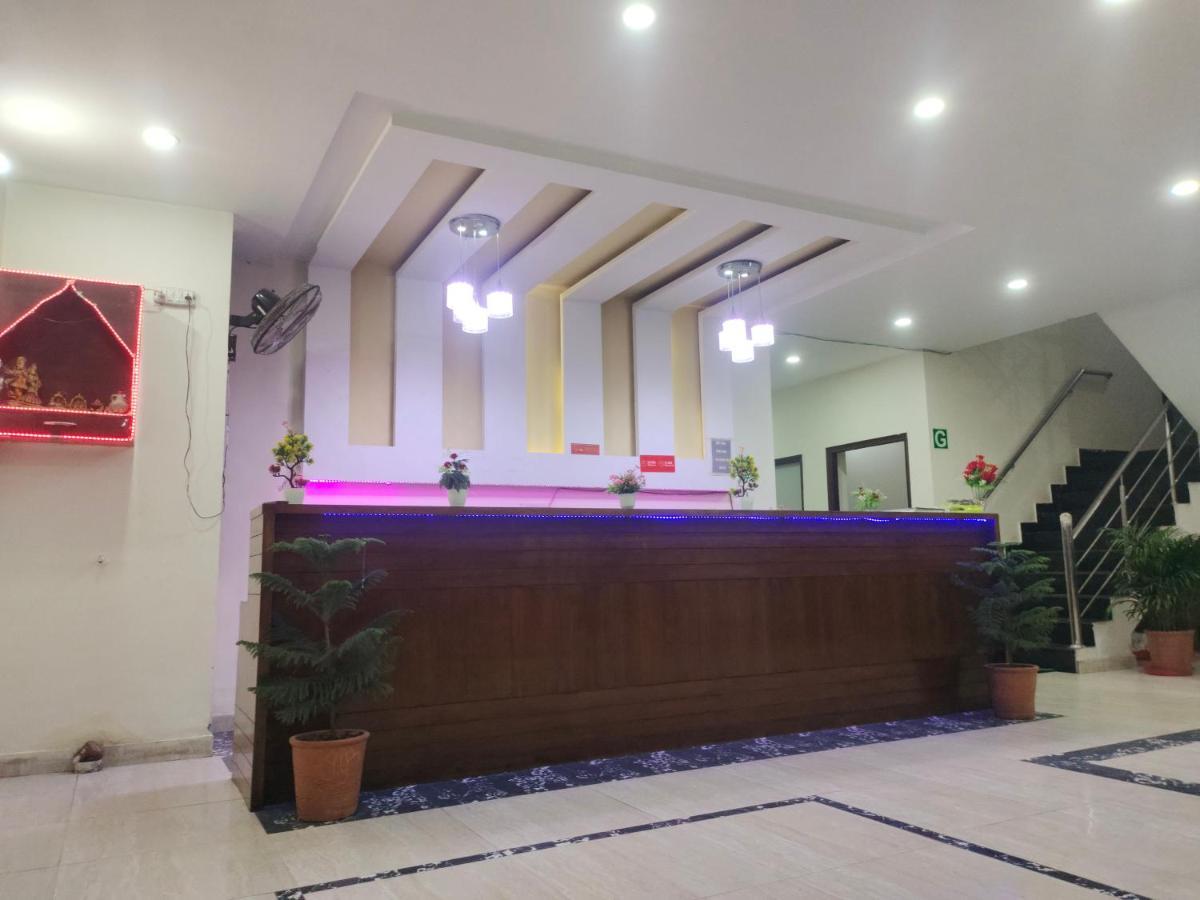 Hotel Kb Square Near Chandigarh Railway Station Екстериор снимка