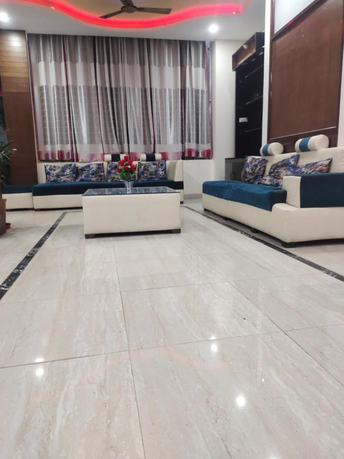 Hotel Kb Square Near Chandigarh Railway Station Екстериор снимка