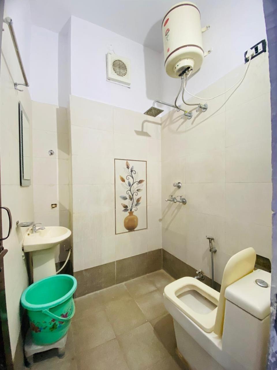 Hotel Kb Square Near Chandigarh Railway Station Екстериор снимка