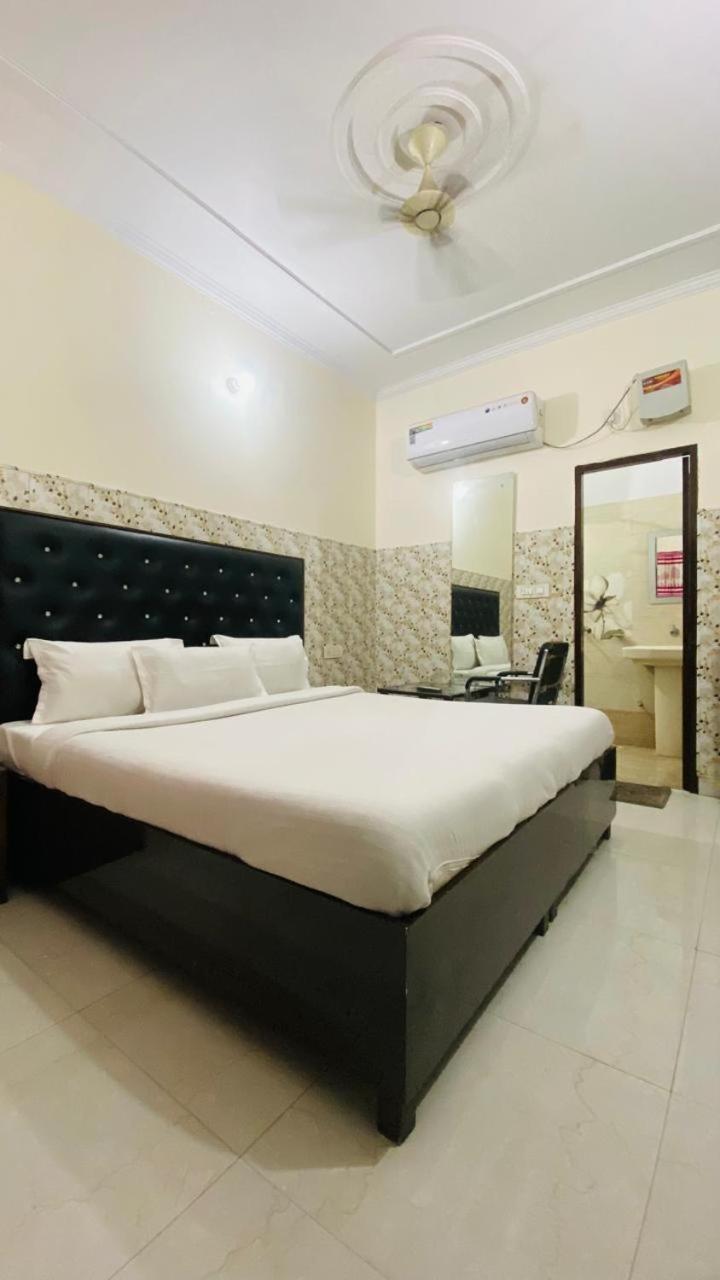 Hotel Kb Square Near Chandigarh Railway Station Екстериор снимка