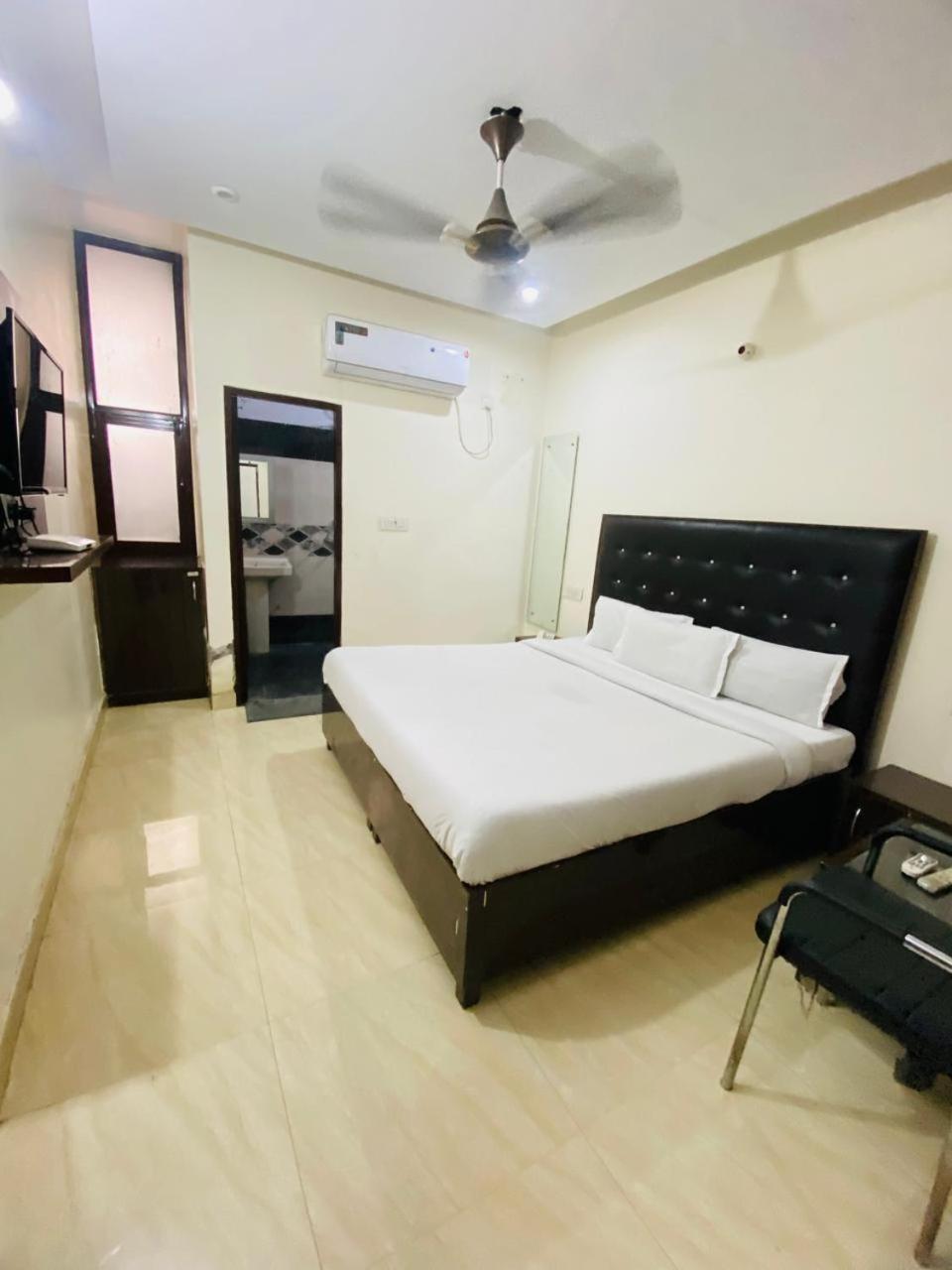 Hotel Kb Square Near Chandigarh Railway Station Екстериор снимка